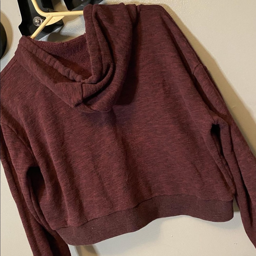 crop top - Picture 2 of 2